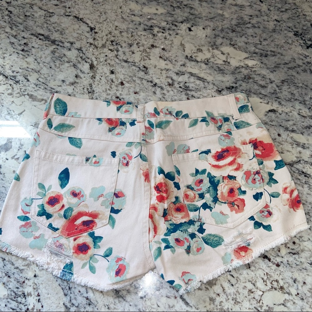 Blu Pepper Floral Denim Shorts - Picture 2 of 2